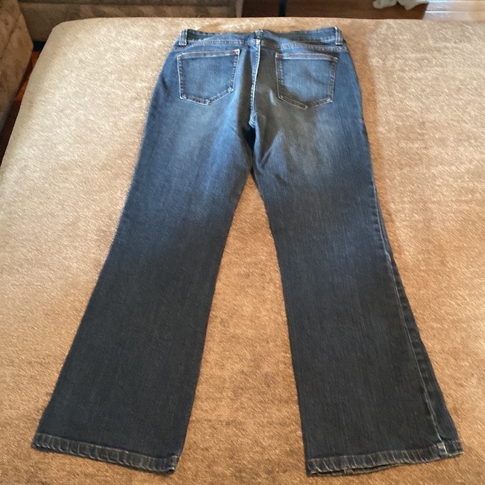 DKNY womens jeans; size 8 - Picture 3 of 3